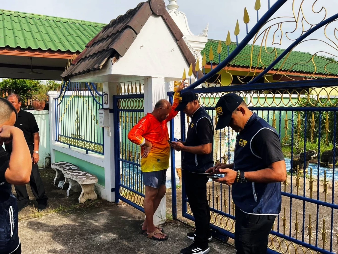 ด่วน! "บิ๊กเต่า" จับ "อดีตเจ้าคณะจังหวัดพิจิตร - อดีตเจ้าอาวาสวัดใหญ่จอมปราสาท" กิ๊กเก่า “สีกากอล์ฟ”