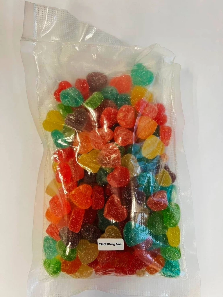 แทบอ้วก! ดัดแปลงส้วมเป็นห้องแลปทำ "เยลลี่-คุกกี้ผสมกัญชา"