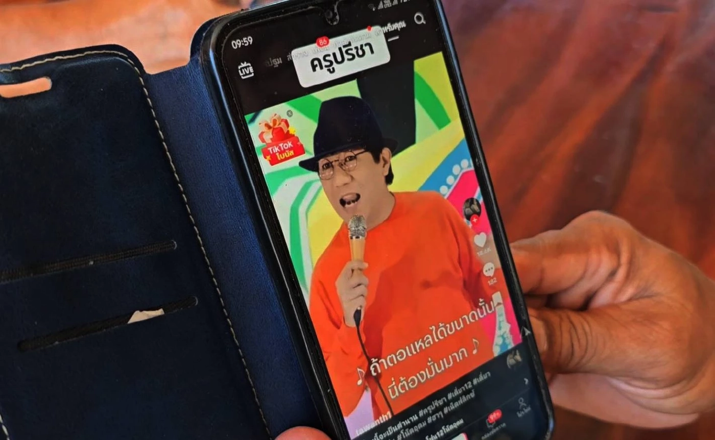 “โน้ส อุดม” เข้ารับทราบข้อกล่าวหาฯ ด้าน "ครูปรีชา" ยันเอาผิด หาว่า "สะตอ-แถไถ" ในเดี่ยวไมโครโฟน 12