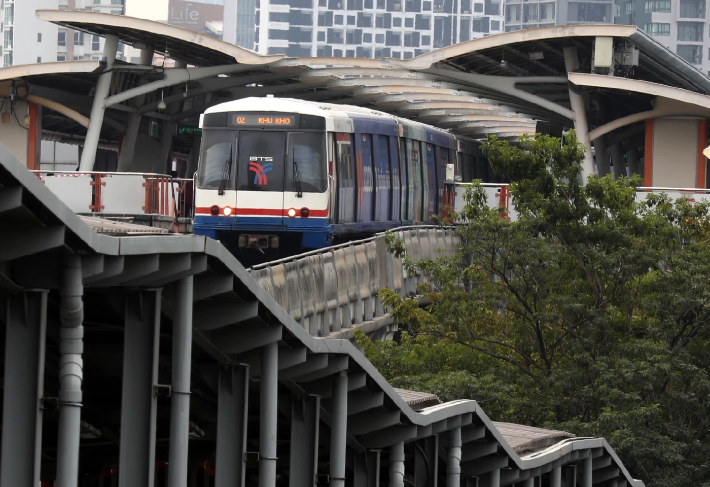 BTS ลุ้น "สภา กทม." ดึงเงินสะสมล้างหนี้ จ้างเดินรถ-ซ่อมบำรุง 3.4 หมื่นล้าน