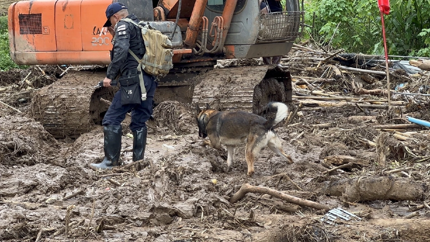 ส่ง สุนัข K9 USAR ลุยค้นหาผู้สูญหายจากน้ำป่าไหลหลาก-ดินถล่ม