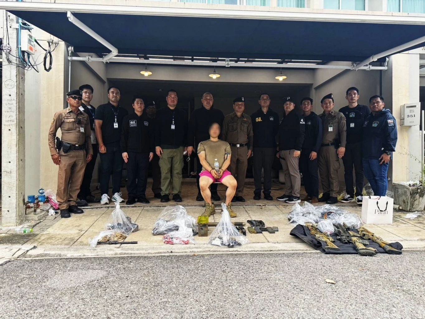 รวบ "ไฮโซลูกนัท" คนดัง พร้อมปืน-กระสุน-ยาเสพติด