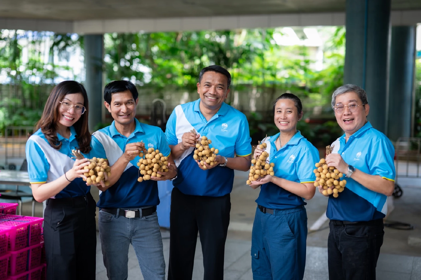 กรุงไทย เดินหน้าช่วยเกษตรกร รับซื้อลำไยล้นตลาด 1,105 กิโลกรัม