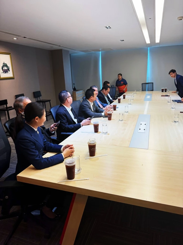 "ภูมิธรรม" ควง "ทวี-เดชอิศม์" พร้อมแกนนำเพื่อไทย หารือ "พรรคประชาชน" โหวตตั้งรัฐบาล