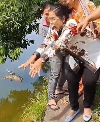 ฮุนซีนาท ปล่อยจระเข้ลงสระน้ำ ประกอบพิธีคุณไสย ปี 2562