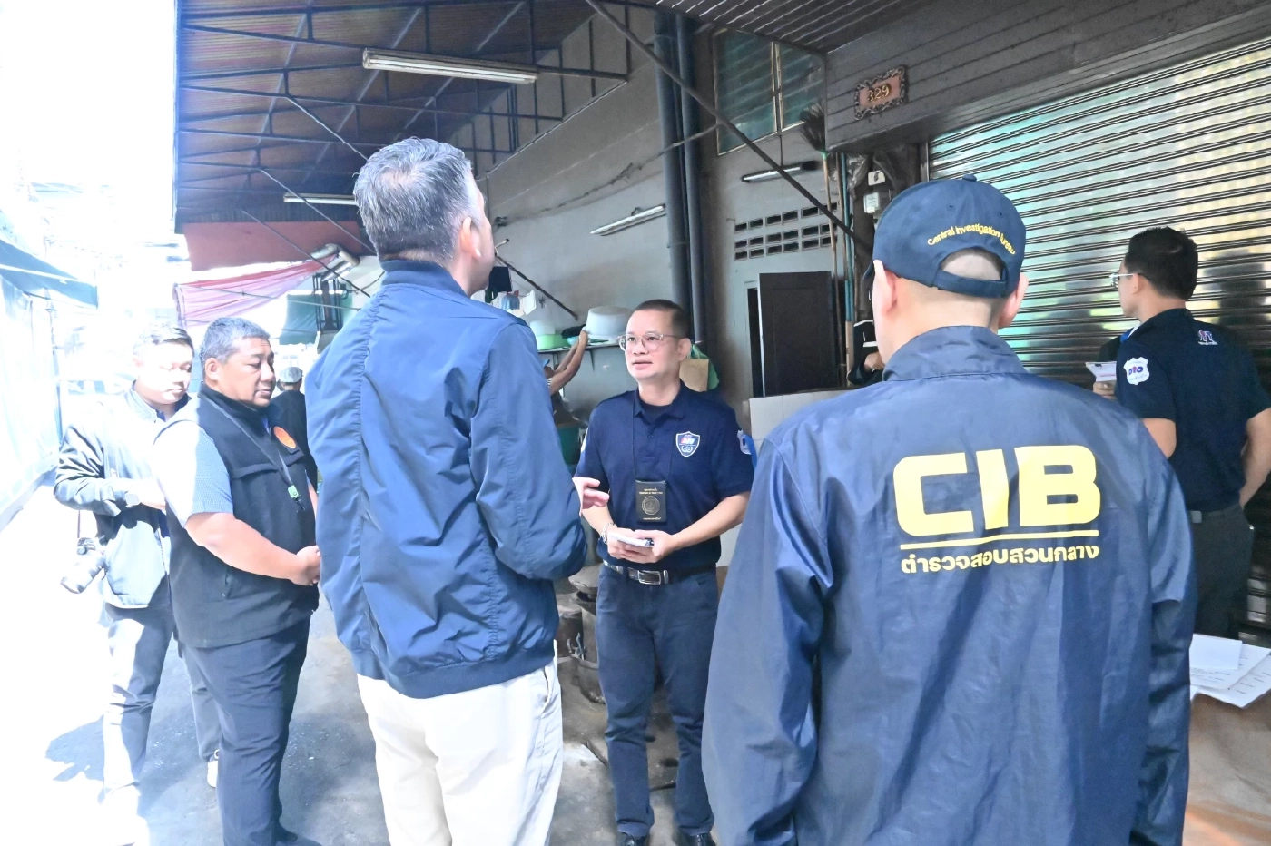 พาณิชย์ลงพื้นที่ร้าน “เจ๊ไฝ” ผิดฐานไม่ปิดป้ายราคาปรับ 2,000 บาท