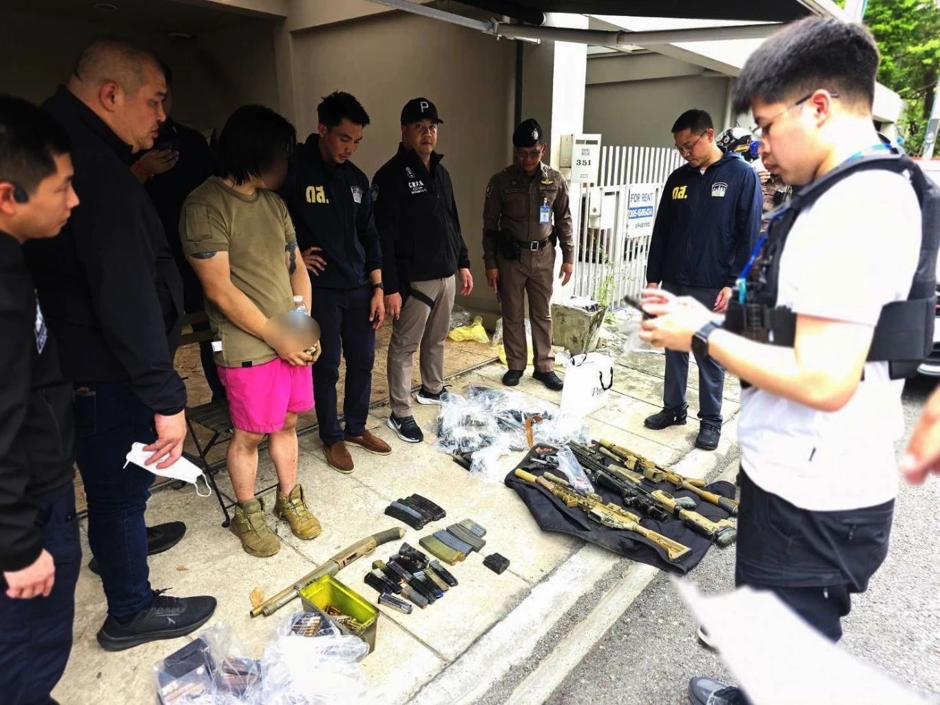 รวบ "ไฮโซลูกนัท" คนดัง พร้อมปืน-กระสุน-ยาเสพติด