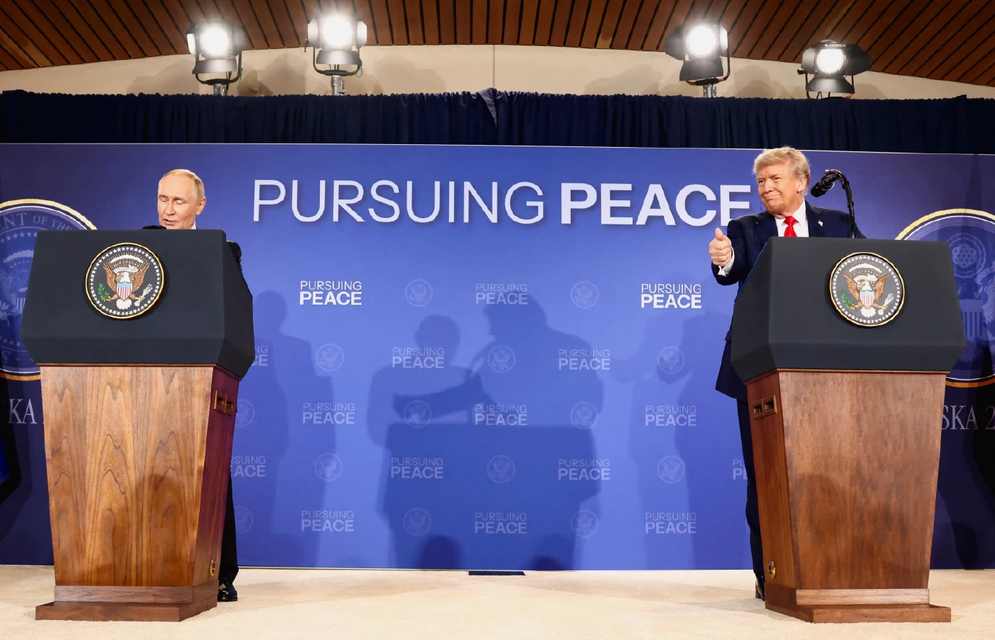 ประชุมสุดยอดเพื่อยุติสงครามยูเครน “ทรัมป์” ไม่แพ้ แต่ “ปูติน” ชนะ