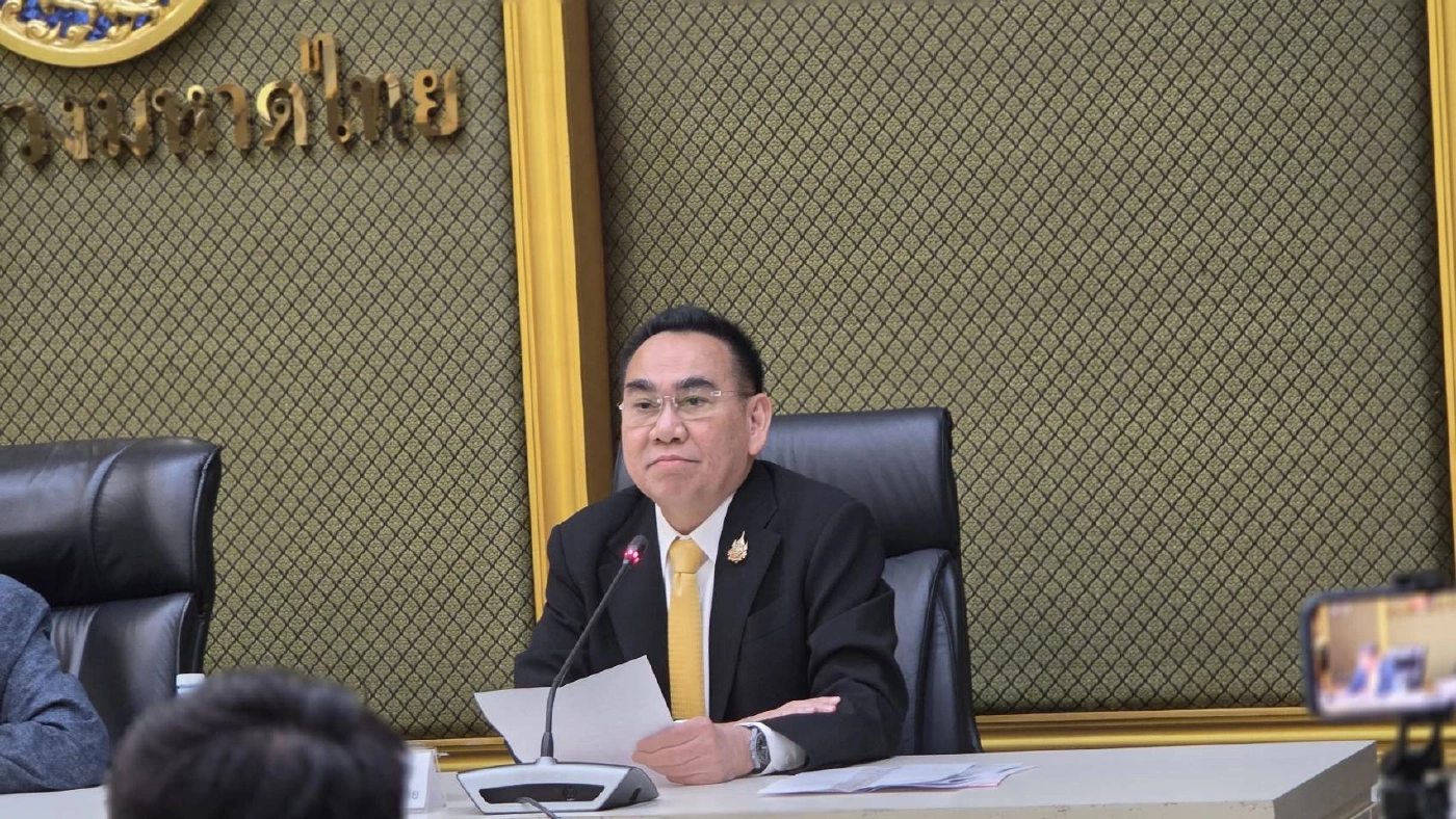 นายเดชอิ​ศ​ม์​ ขาว​ทอง​ รมช.​มหาดไทย
