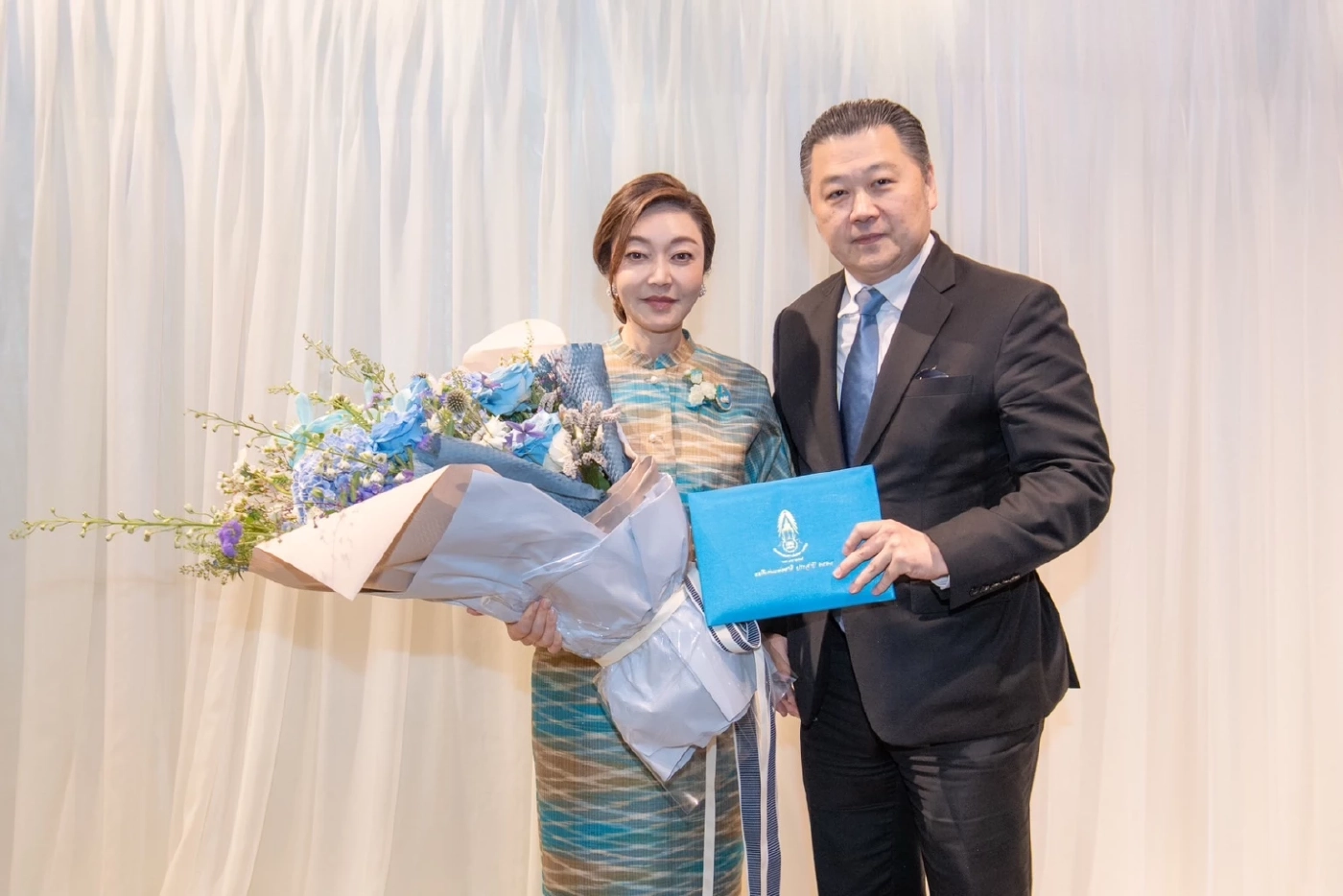 ”มาริษา เจียรวนนท์” เข้ารับพระราชทานรางวัลแม่ดีเด่นแห่งชาติ 2568 สุภกิตและครอบครัวร่วมแสดงความยินดี