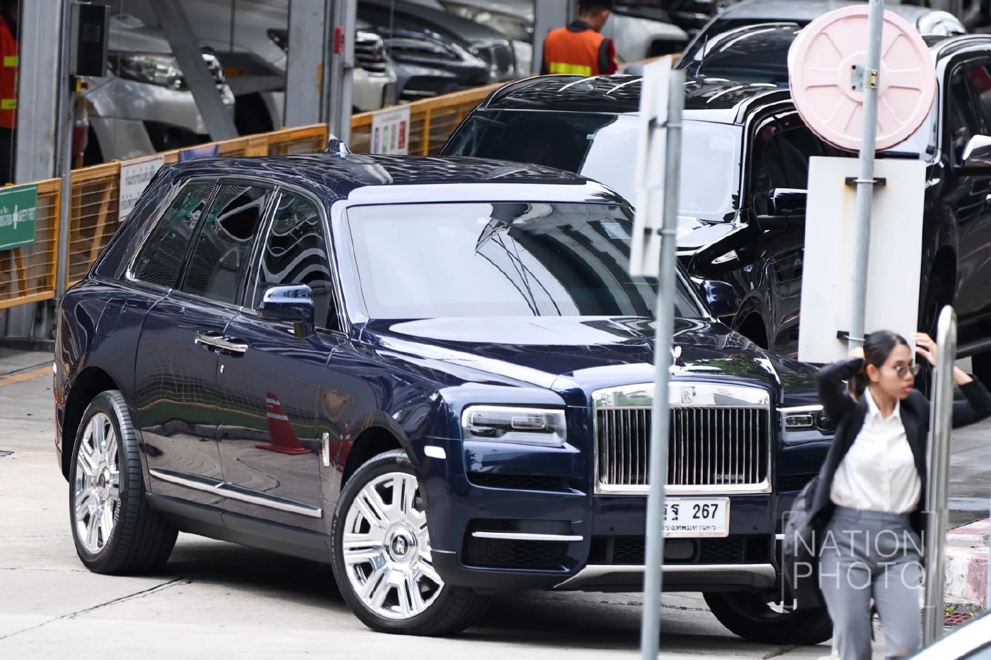 "ทักษิณ" เดินทางถึงศาลอาญา ฟังคำพิพากษา "คดี ม.112 - พ.ร.บ.คอมฯ"