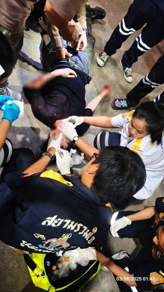 "เป๊ก ผลิตโชค" นักร้องชื่อดัง โดนแทงกลางปั๊มย่านรามคำแหง