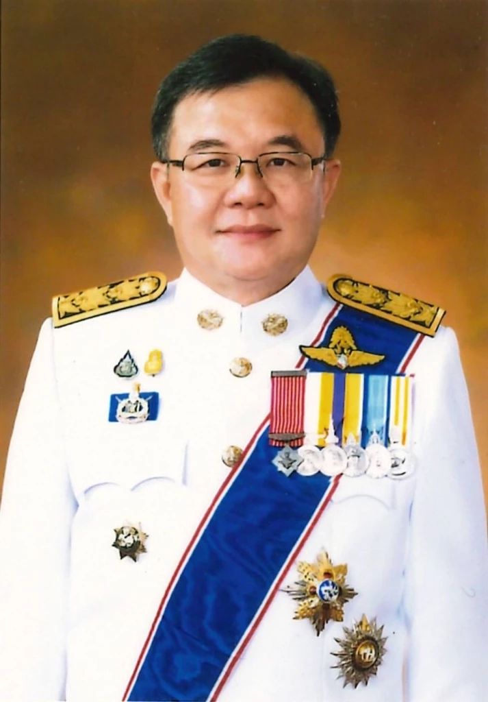 ขจรเกียรติ รักพานิชมณี