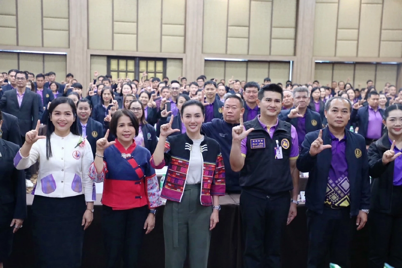 เสมา 2 “ลิณธิภรณ์” ลุยน่านหลังน้ำลด ปรับโฉมยกระดับ สกร.-ห้องสมุด