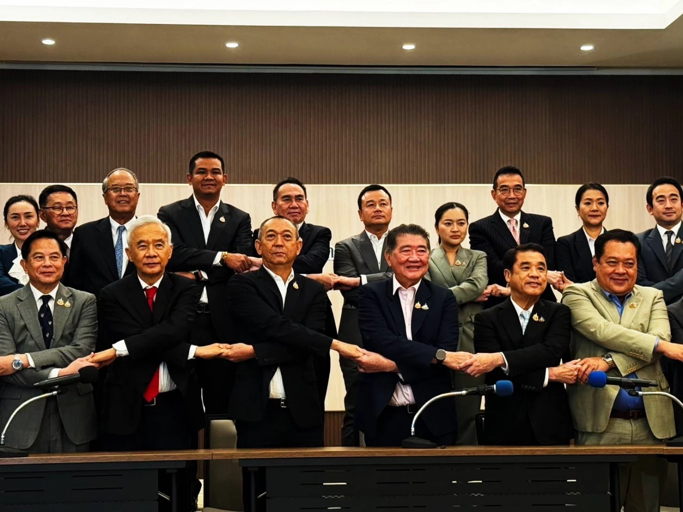 "ภูมิธรรม" แถลงยืนยัน "เพื่อไทย" ยังเป็นแกนนำตั้ง "รัฐบาล" เปิดสภาเลือก "นายกฯคนใหม่" ทันที