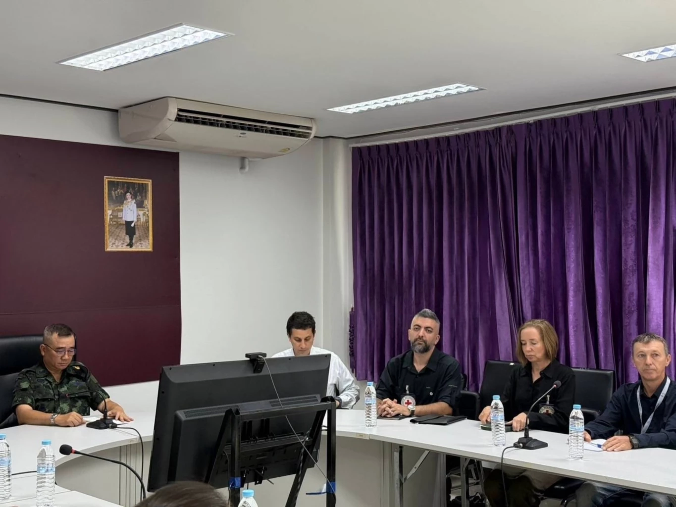 กองทัพบก ให้ “กาชาดสากล” เข้าเยี่ยม 18 เชลยศึกทหารกัมพูชา