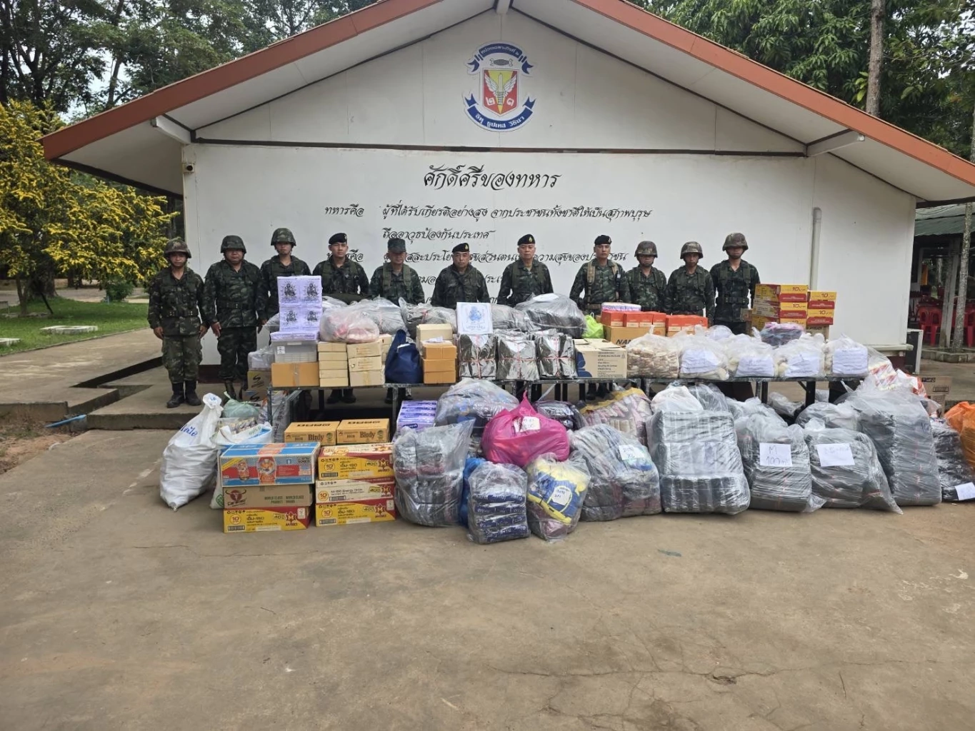 แม่ทัพภาค 2 ตรวจเยี่ยม-นอนค้างคืนกับทหารแนวหน้า ขออย่าประมาท