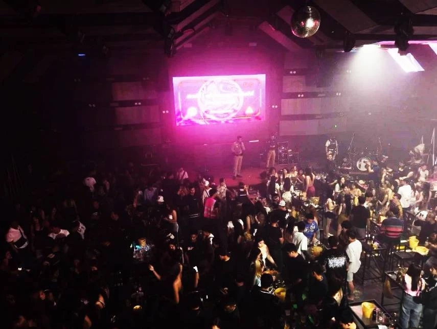 "ภูมิธรรม" สั่งเด้ง "นอภ.ธัญบุรี-5 เสือ ประตูน้ำจุฬาลงกรณ์" เซ่นจับ "ผับอัพยา"