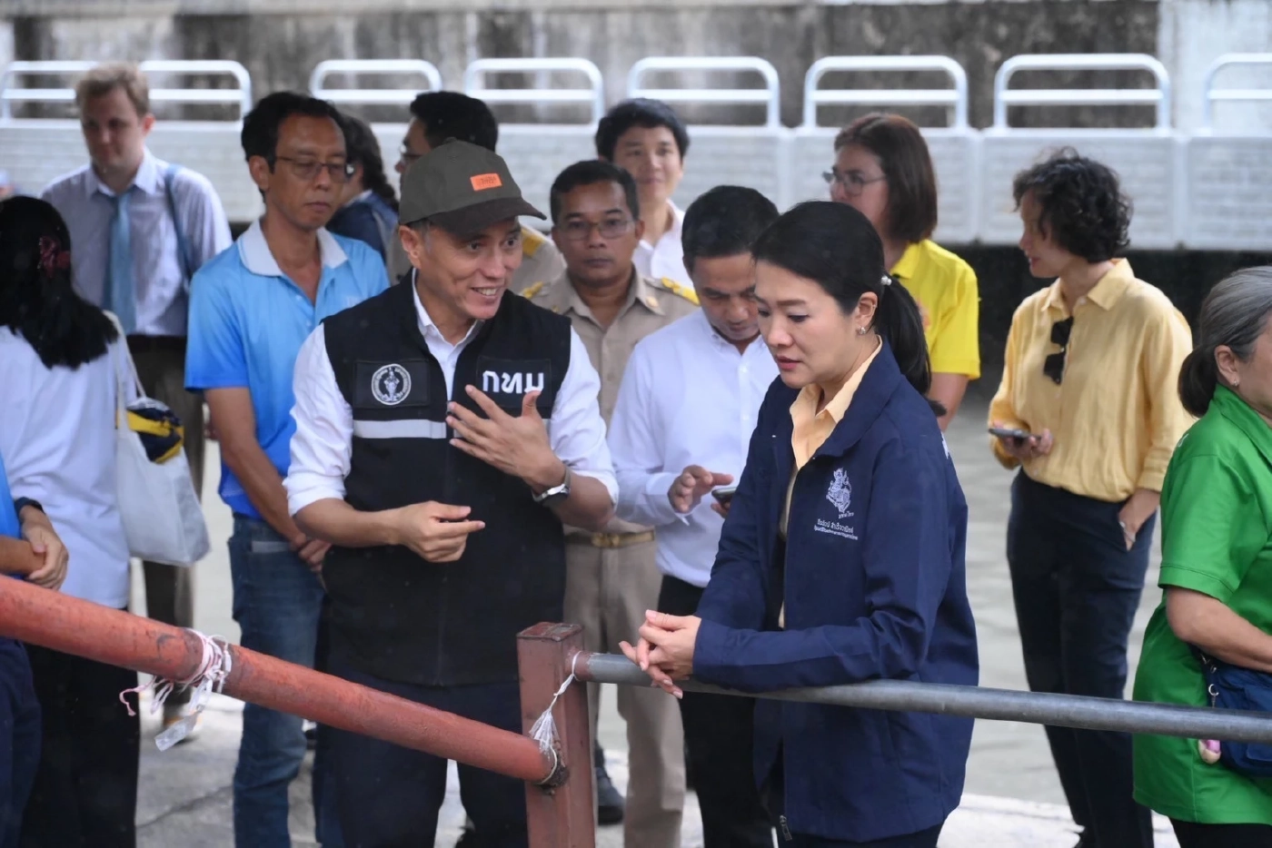 “ธีรรัตน์” ลงพื้นที่ตรวจสร้างทางเดินริมคลองแสนแสบ เชื่อมอโศก–เพชรบุรี