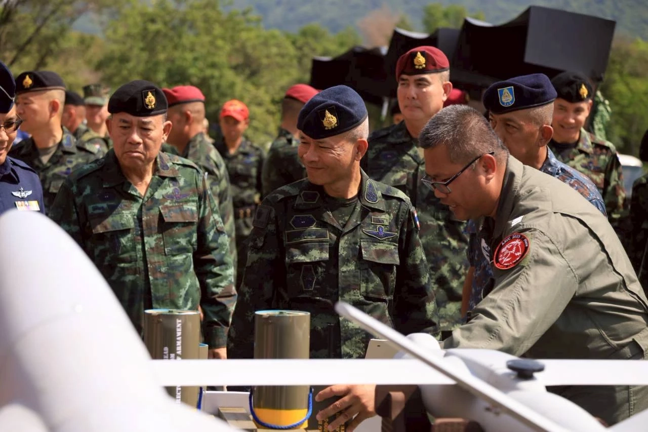 โคตรแม่น! กองทัพไทย ทดสอบ "โดรนโจมตี" ฝีมือคนไทยพัฒนาสู่การผลิตใช้งานจริง (มีคลิป)