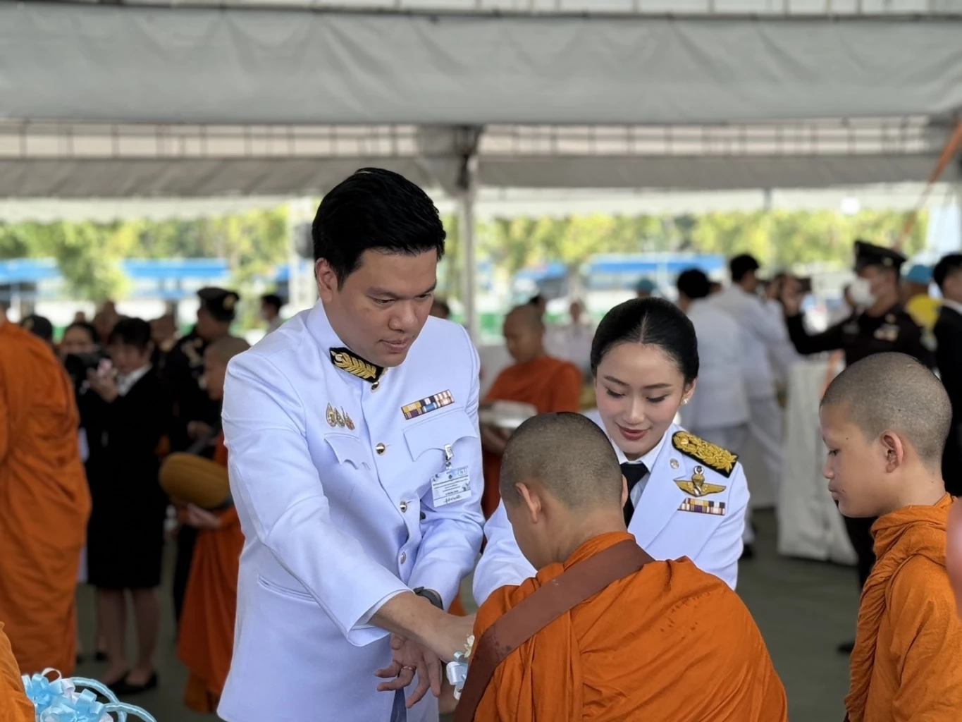 "นายกฯ" ยิ้มบอกคิดถึงสื่อฯ ไม่ตอบ ปม “ลาออก”