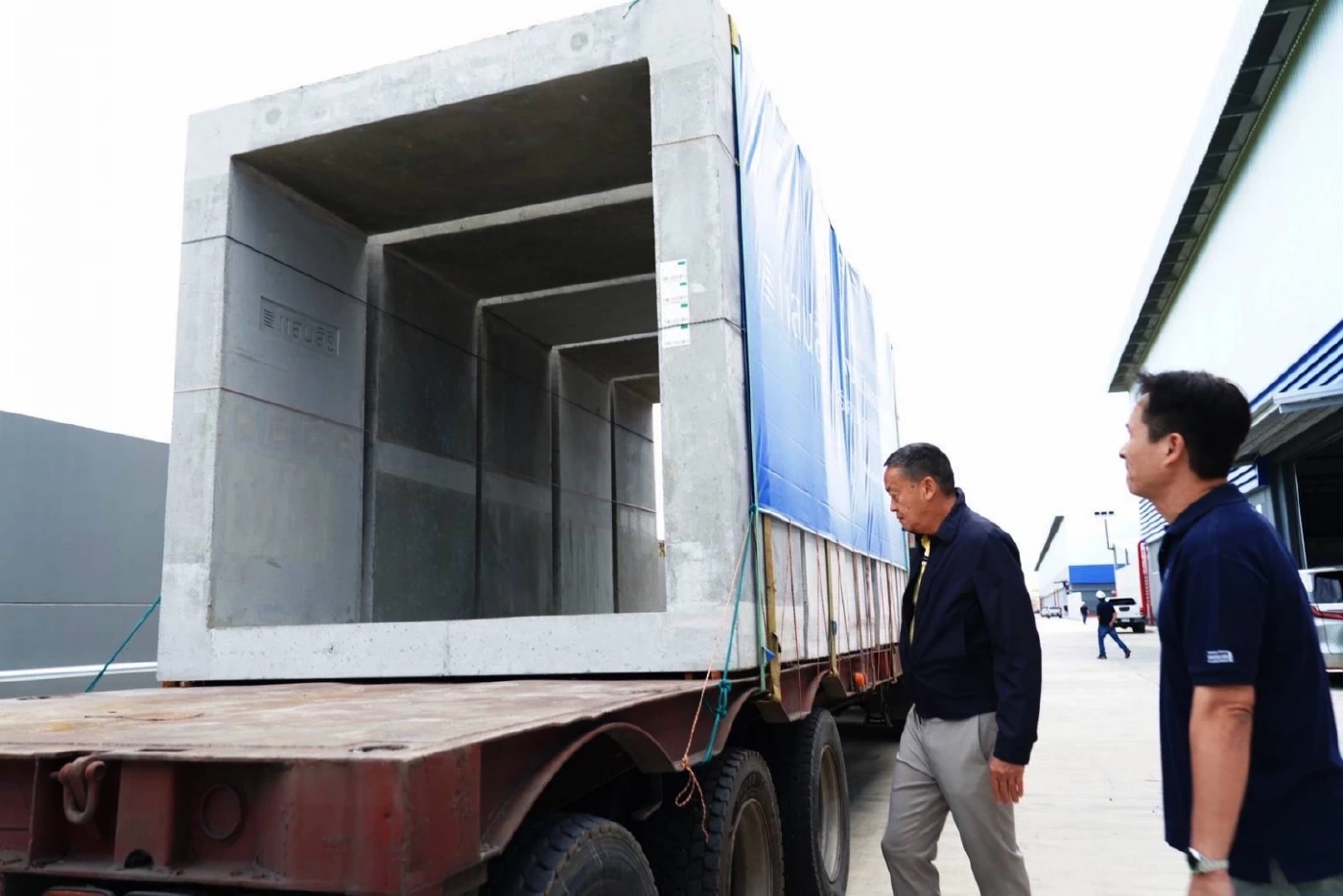 "เศรษฐา" ส่งมอบ "บังเกอร์" เพิ่มอีก 20 ลูก "เกราะกำบังแห่งความอุ่นใจ"