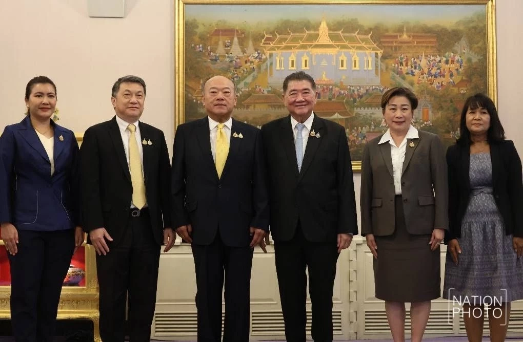 บีทีเอส มอบเงินสนับสนุนรัฐบาล-กองทัพ 100 ล. ช่วยเหลือเยียวยา กำลังพล-ปชช.