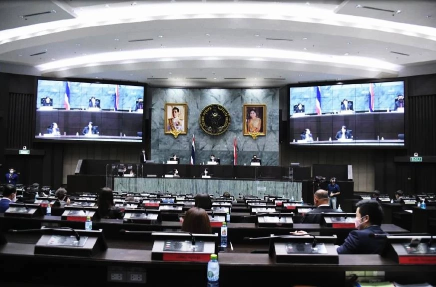 ส.ก. ปชน.  เขย่า "งบประมาณปี 69" จ่อแปรญัตติ ตัดงบหน่วยงานต่างๆ กทม.