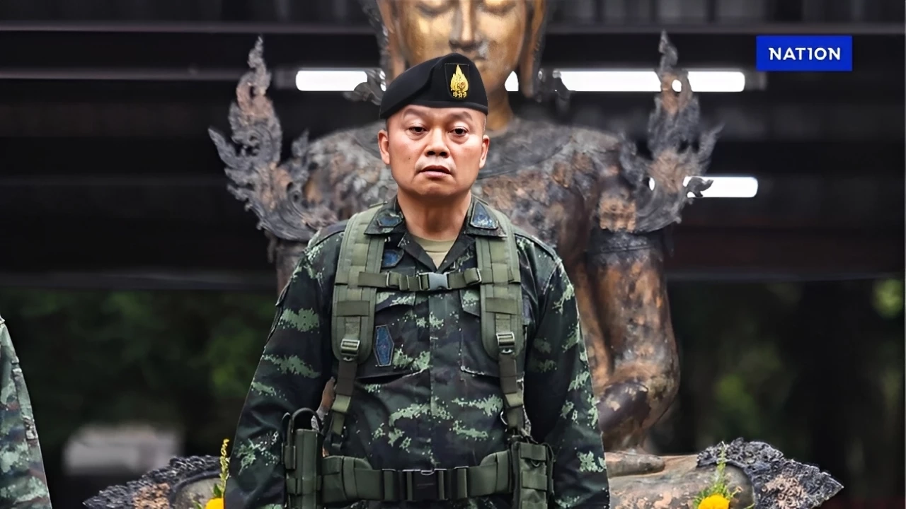 พล.ท.บุญสิน พาดกลาง แม่ทัพภาคที่ 2