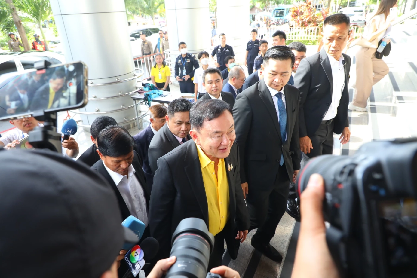 นายทักษิณ ชินวัตร อดีตนายกรัฐมนตรี