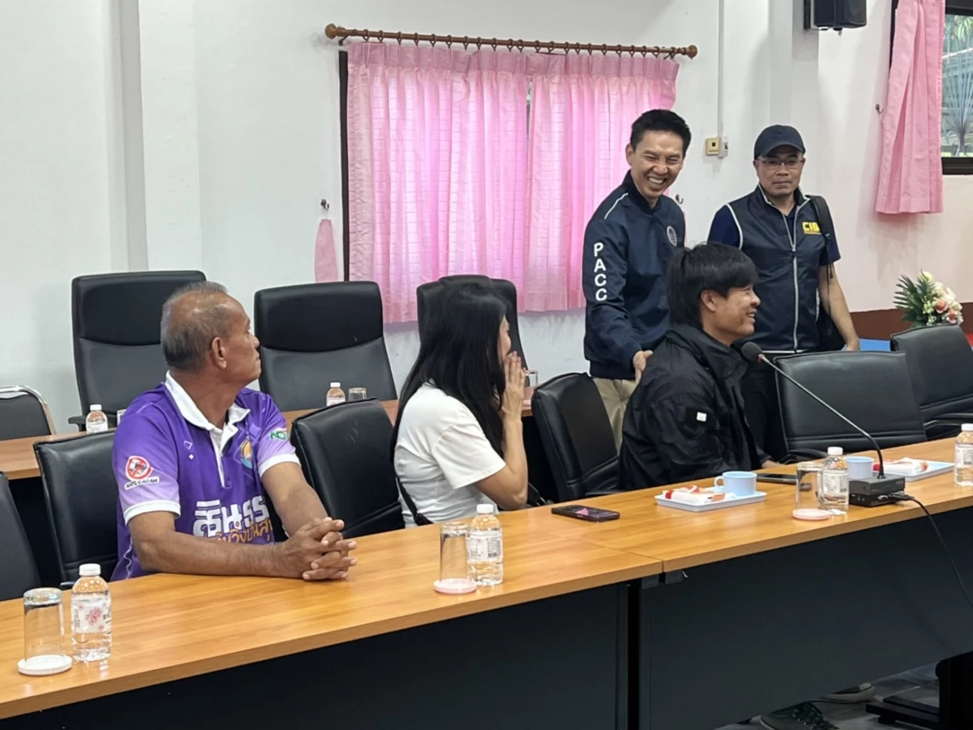 ด่วน ! "บิ๊กเต่า" ยกกำลังตำรวจ ปปป. บุกจับ "จอนนี่มือปราบ"และเมีย