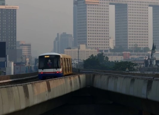 เลื่อน! รถไฟฟ้า 20 บาท “แม้ช้า... แต่ขอให้ยั่งยืน ไม่ใช่แค่ปีเดียว”
