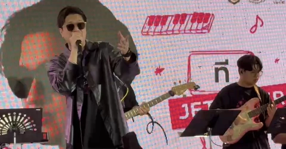 มินิคอนเสิร์ต เก๋ๆกับการเปิดตัวเพลง “อย่าเรียกว่าแก่ แค่โตมาก่อน” เพื่อผู้สูงวัย