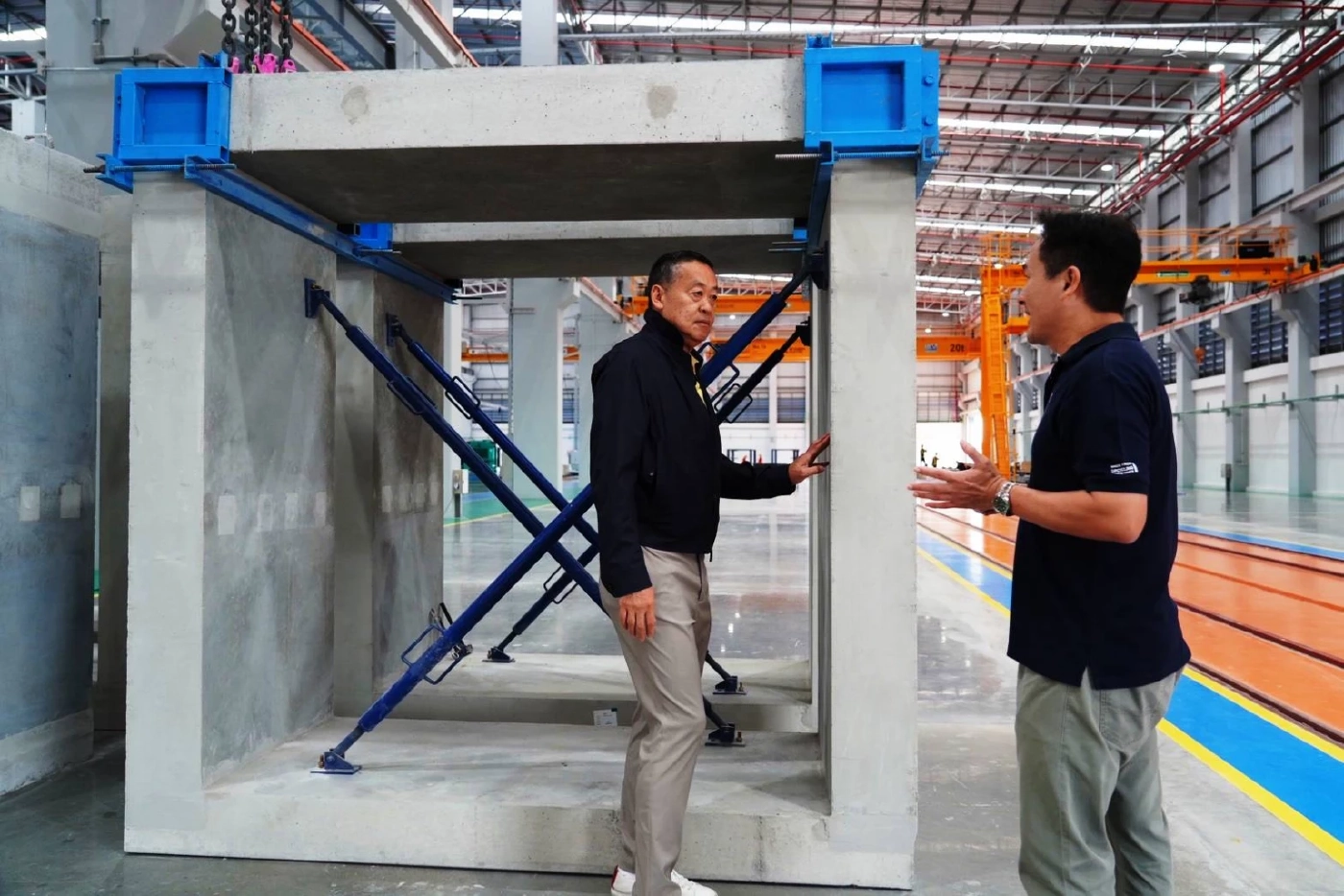 "เศรษฐา" ส่งมอบ "บังเกอร์" เพิ่มอีก 20 ลูก "เกราะกำบังแห่งความอุ่นใจ"