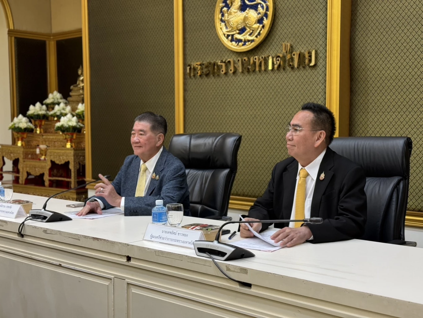 นายภูมิธรรม-นายเดชอิศม์
