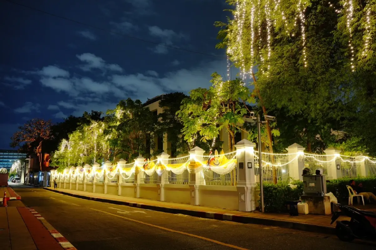 MEA เชิญชวนชมไฟประดับ เพื่อเป็นการเฉลิมพระเกียรติ เนื่องในโอกาสวันเฉลิมพระชนมพรรษาพระพันปีหลวง