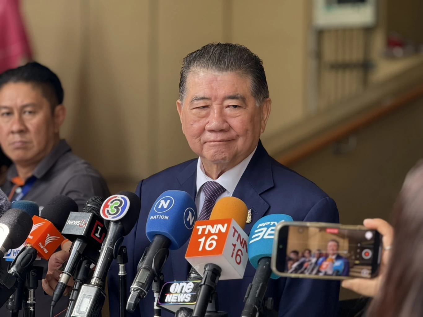 “ภูมิธรรม” อวยพรวันเกิด “นายกฯอิ๊งค์” ขอให้การขึ้นศาลราบรื่น