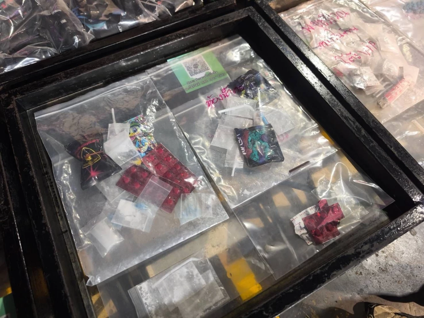 รังสิตมันร้าย! “ZERO DRUG” 8 เดือน 8 ลุย บุกค้นผับเถื่อนรังสิต ยาเสพติดเกลื่อน ฉี่ม่วงนับร้อย