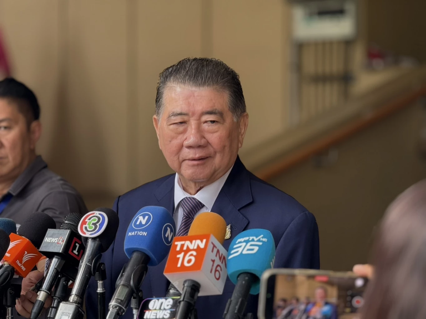 “ภูมิธรรม” อวยพรวันเกิด “นายกฯอิ๊งค์” ขอให้การขึ้นศาลราบรื่น
