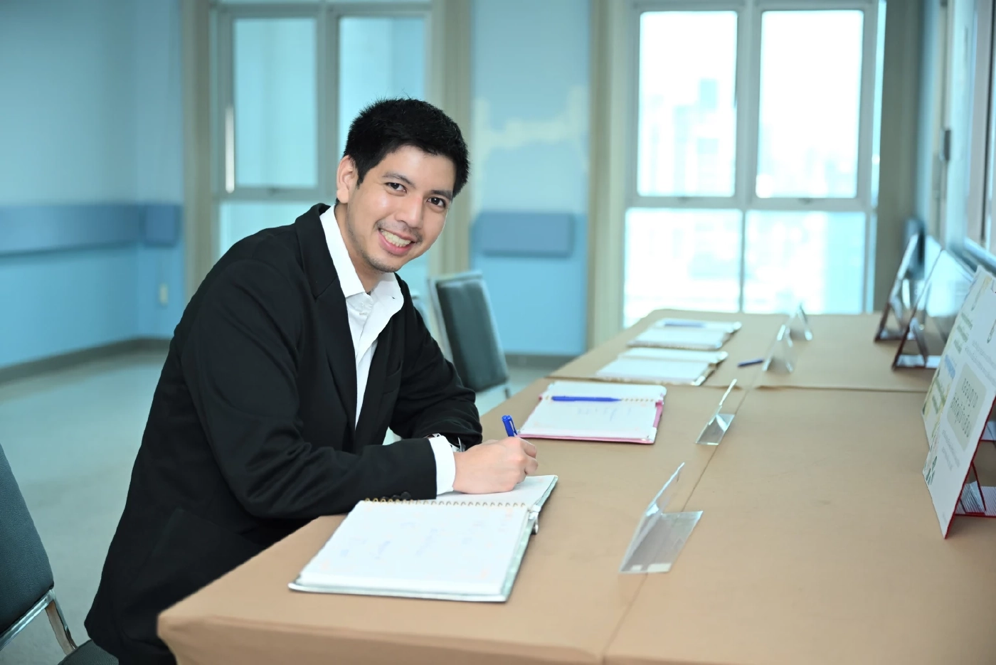 นายสิตมน รัตนาวะดี ผู้ช่วยรองประธานเจ้าหน้าที่บริหาร  บริษัท กัลฟ์ ดีเวลลอปเมนท์ จำกัด (มหาชน)