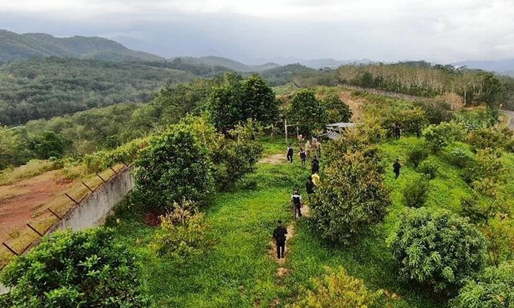 "โรม" ชี้ สร้าง "รั้วชายแดน" ไทย-กัมพูชา ต้องตอบโจทย์จัดการ "สิ่งผิดกฎหมาย" ได้ ไม่ใช่แค่ "กันคนข้าม"