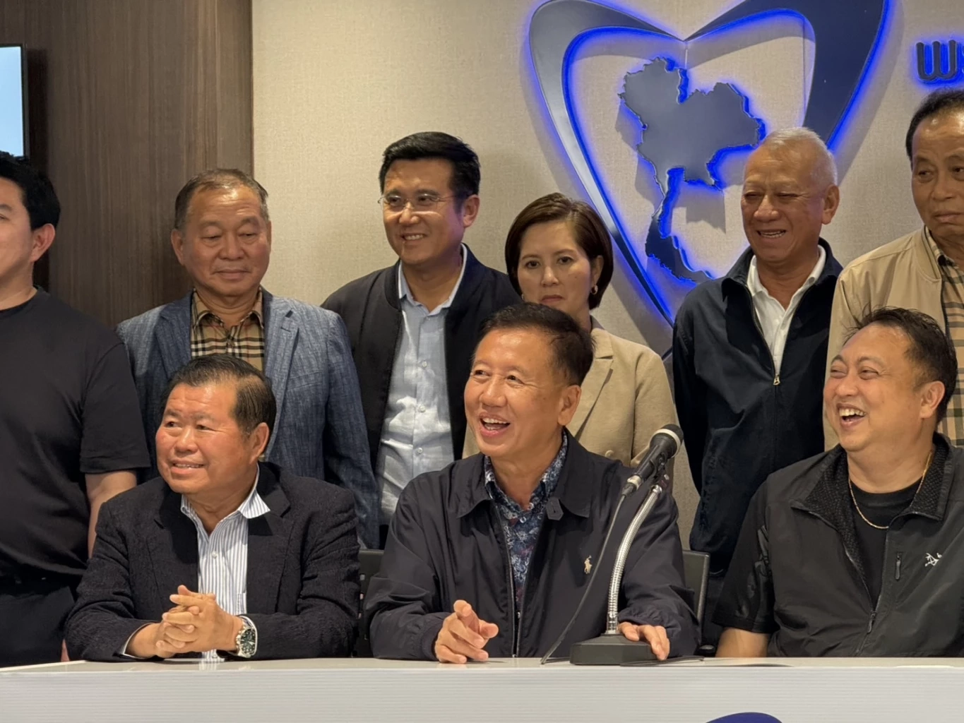 สส.เพื่อไทย ร่วมแถลงข่าวตั้งรัฐบาลกับภูมิใจไทย