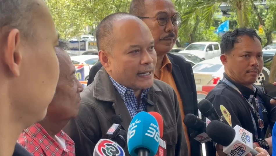 นายณัฐวุฒิ ใสยเกื้อ