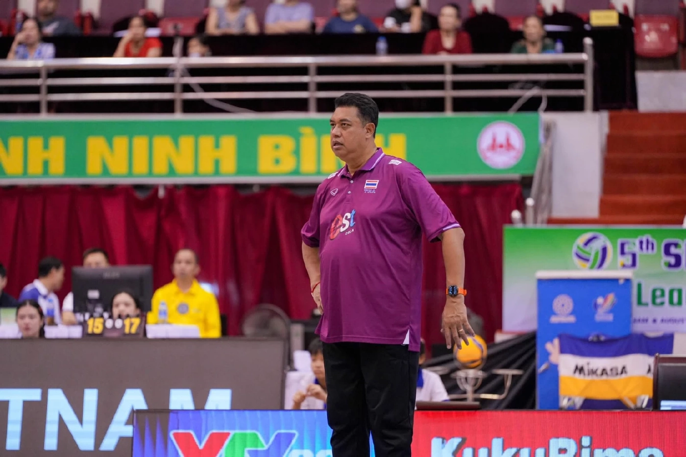 พรีวิว ซี วี.ลีก: สาวไทยดวลเวียดนาม ยก 2 "โค้ชอ๊อต" ยันพร้อมสู้เต็มที่แม้ร่างกายยังล้า