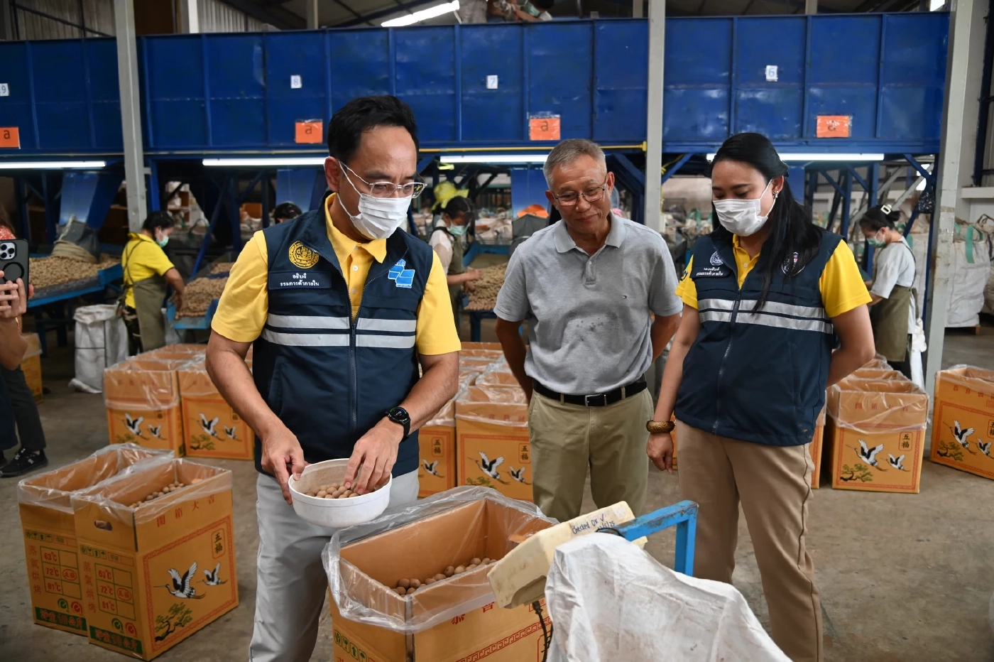 รมว.พาณิชย์ 'จตุพร' ลุยช่วยเกษตรกร 'ลดต้นทุน - พยุงราคาผลผลิต'