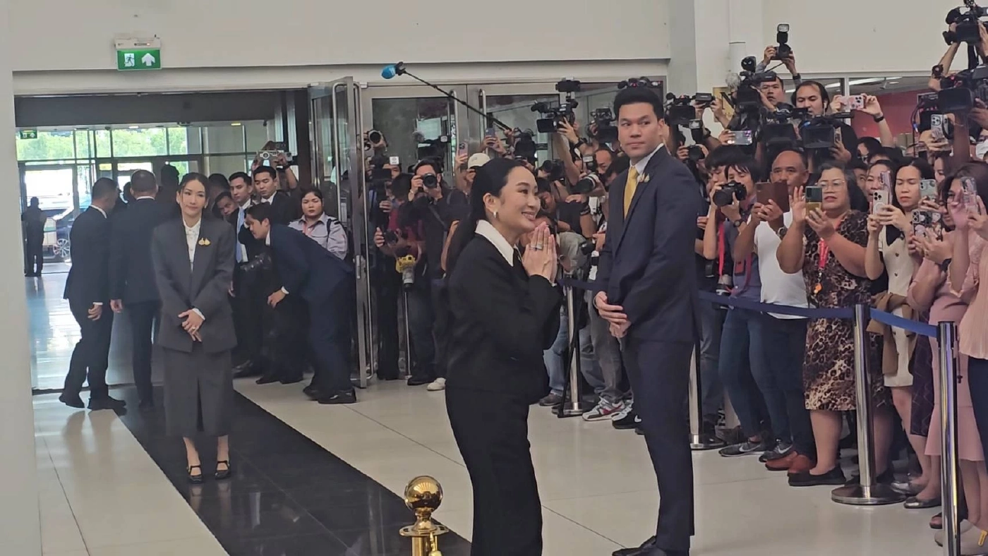 "แพทองธาร" ยิ้มแป้นพยักหน้ารับ ขึ้นไต่สวนพยานศาล รธน.เรียบร้อย