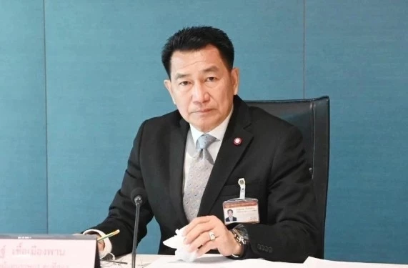 นายพิเชษฐ์ เชื้อเมืองพาน