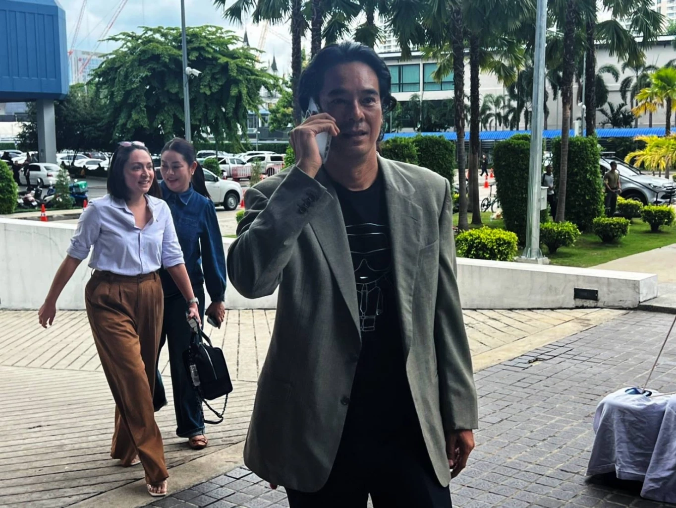 "อ่ำ อัมรินทร์" พา "แอลลี่" เข้าแจ้งความเอาผิดโซเชียลเฟคนิวส์ หาว่า "แอลลี่ท้อง"