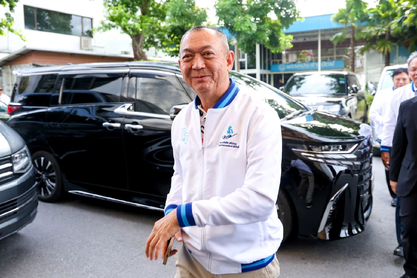 นายเฉลิมชัย ศรีอ่อน หัวหน้าพรรคประชาธิปัตย์