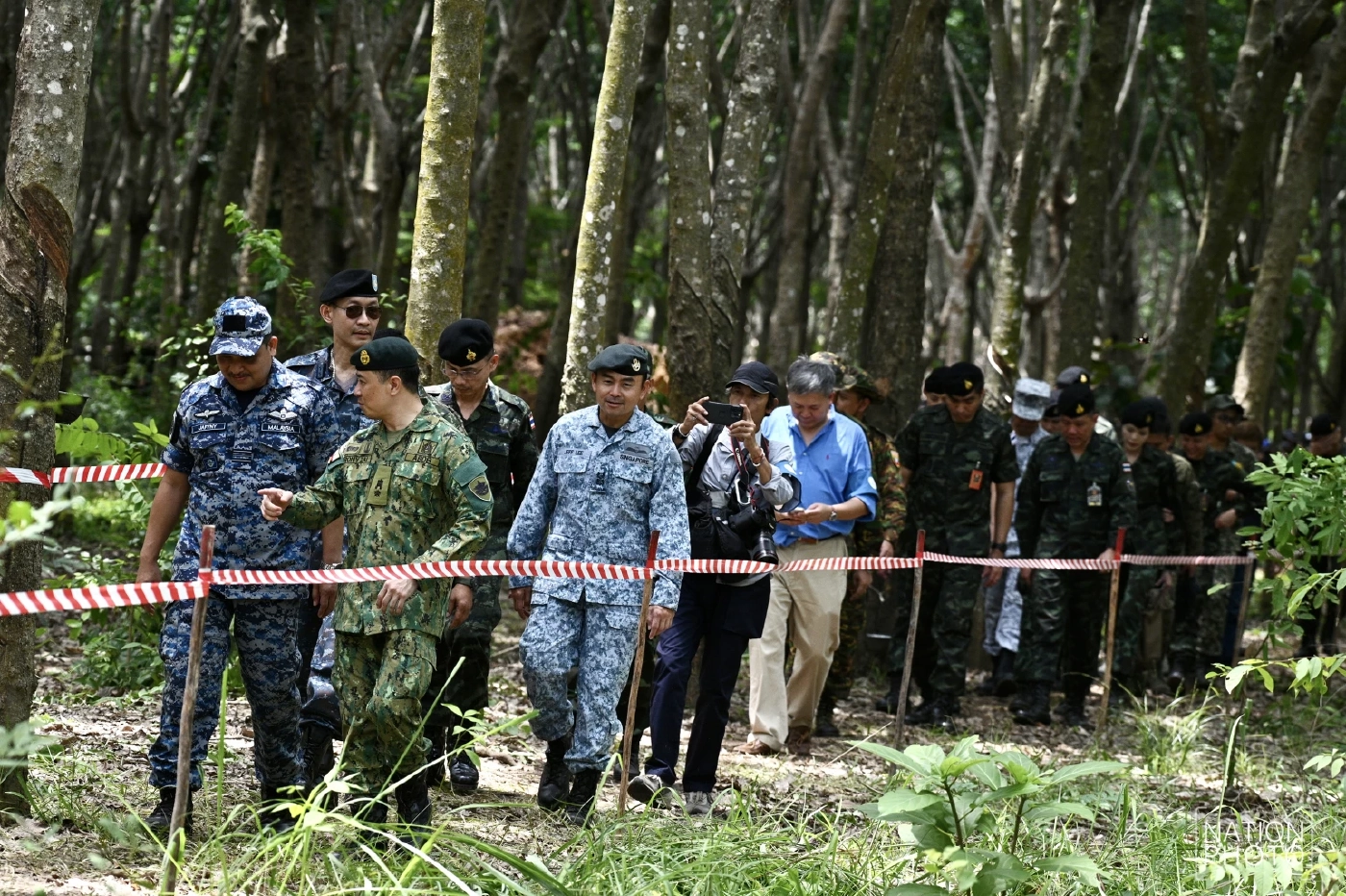 คณะ IOT ลงจุด “ช่องจุ๊ปตะโมก” พบทุ่นระเบิดใหม่อีกลูกเมื่อเช้า
